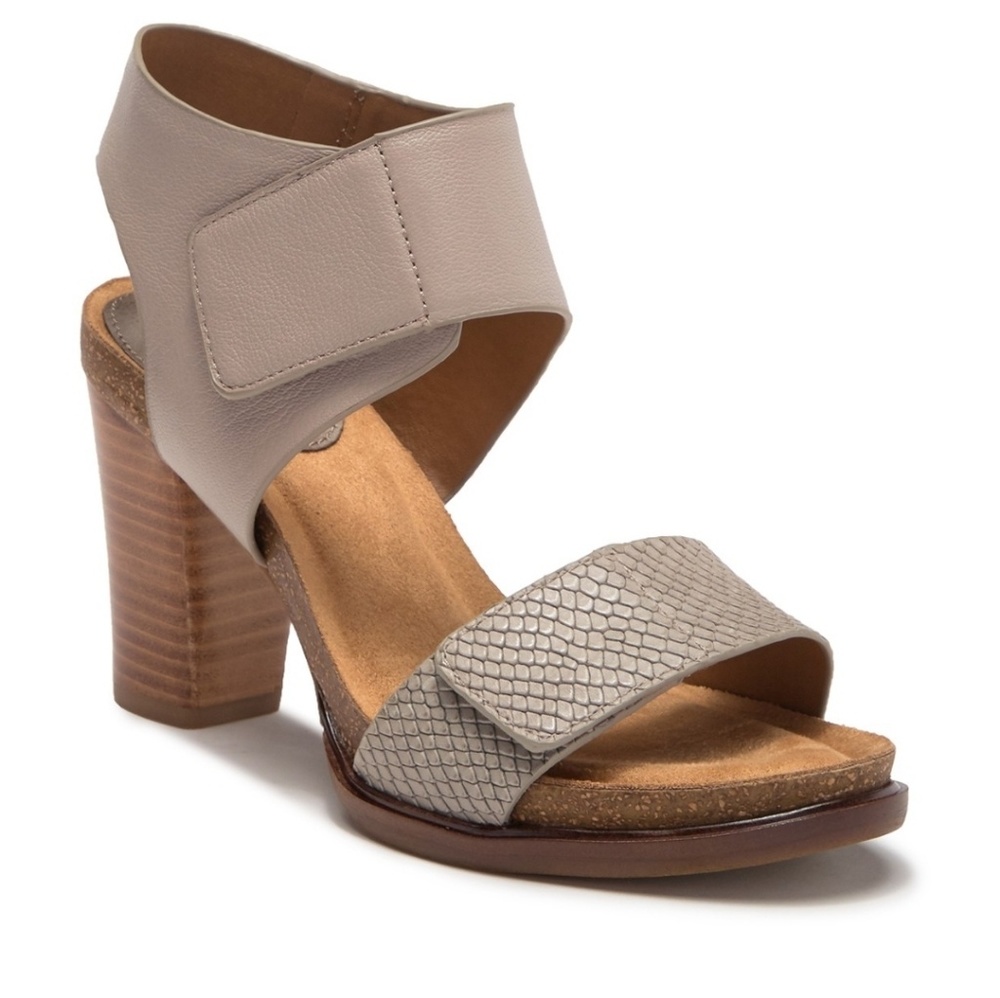 Lightly worn Grey Snake Print Sandals